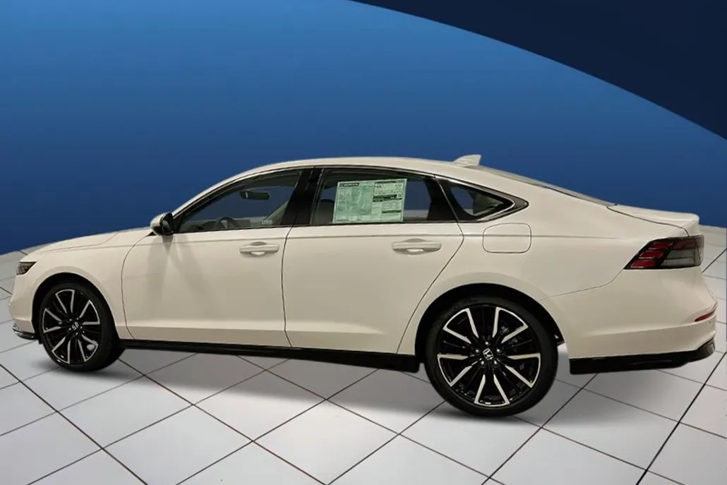 2025 Honda Accord Hybrid Touring photo 1