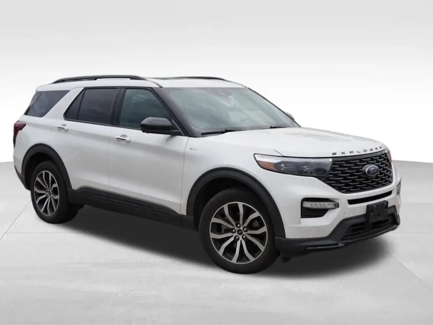 2023 Ford Explorer ST-Line photo 1