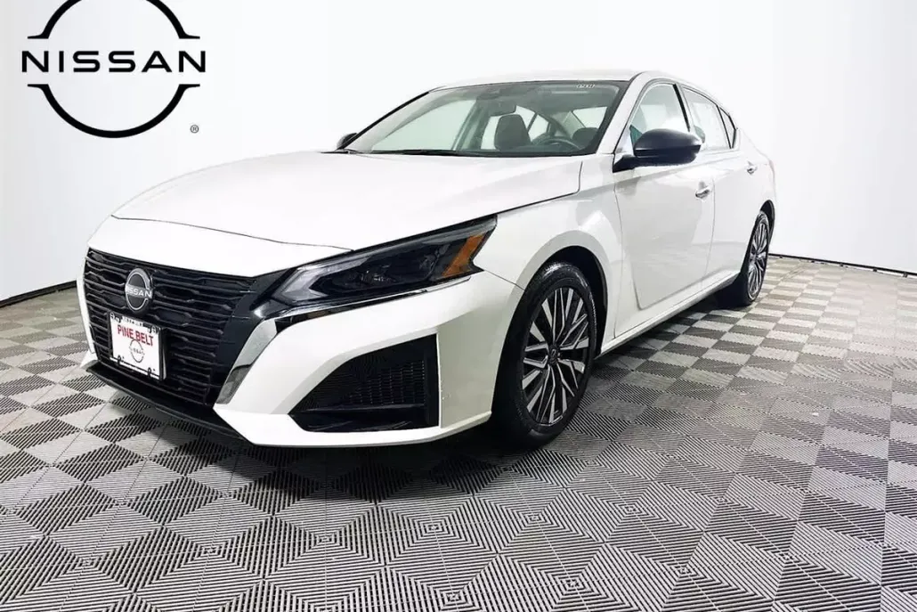 2025 Nissan Altima 2.5 SV photo 1