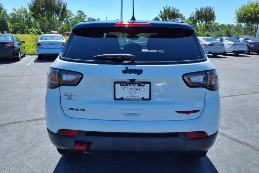 2023 Jeep Compass Trailhawk photo 1