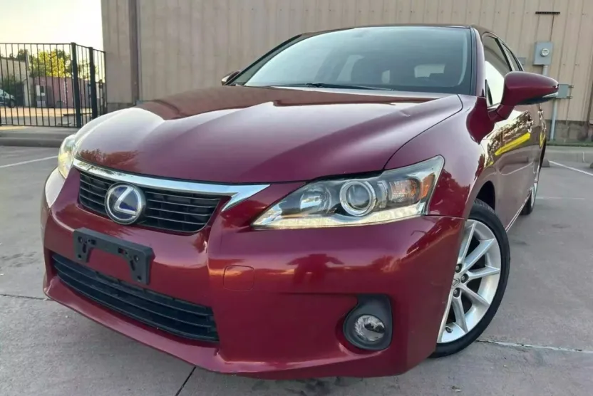 2011 Lexus CT 200h photo 1