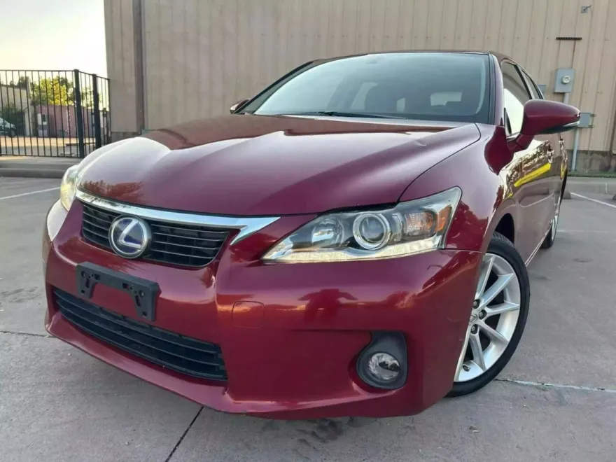 2011 Lexus CT 200h photo 1