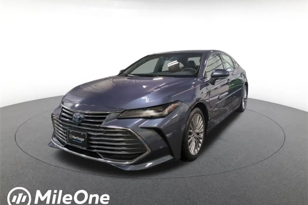2020 Toyota Avalon Hybrid Limited photo 1