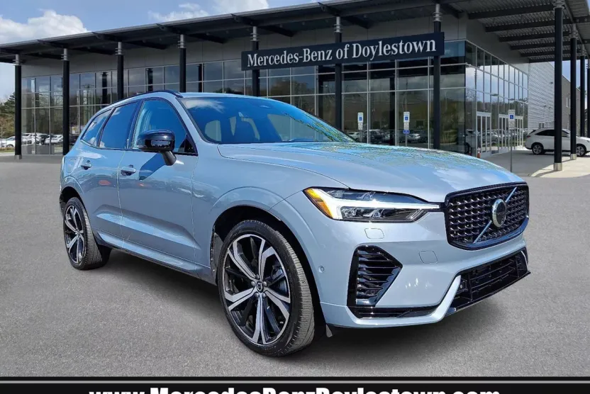 2024 Volvo XC60 Recharge Hybrid T8 eAWD Ultimate photo 1