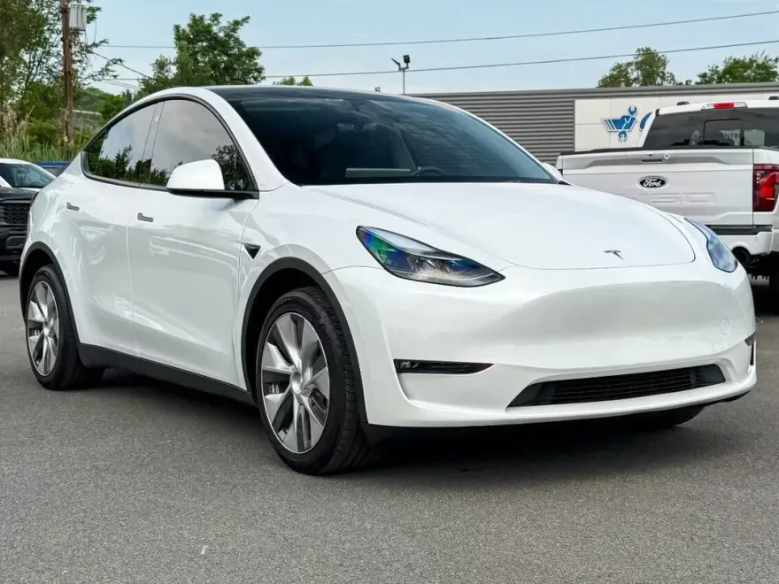 2023 Tesla Model Y Long Range photo 1