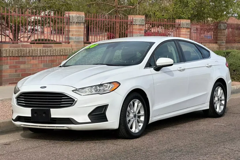 2020 Ford Fusion SE photo 1
