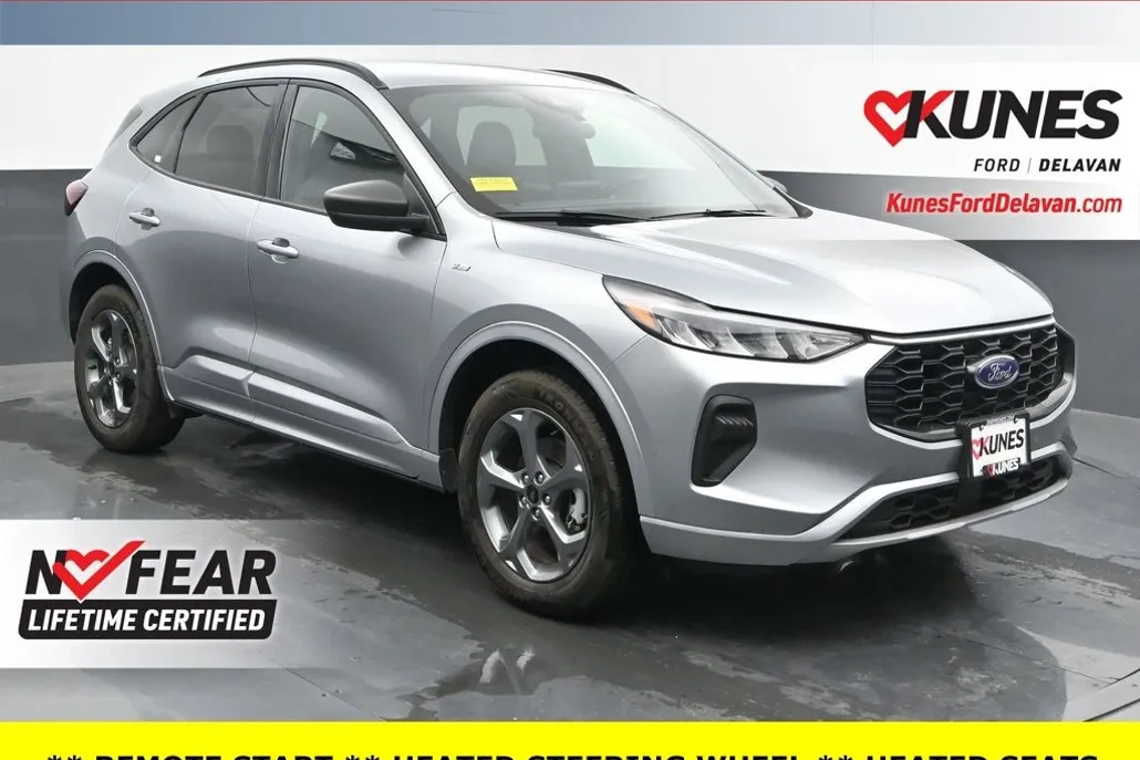 2024 Ford Escape ST-Line photo 1