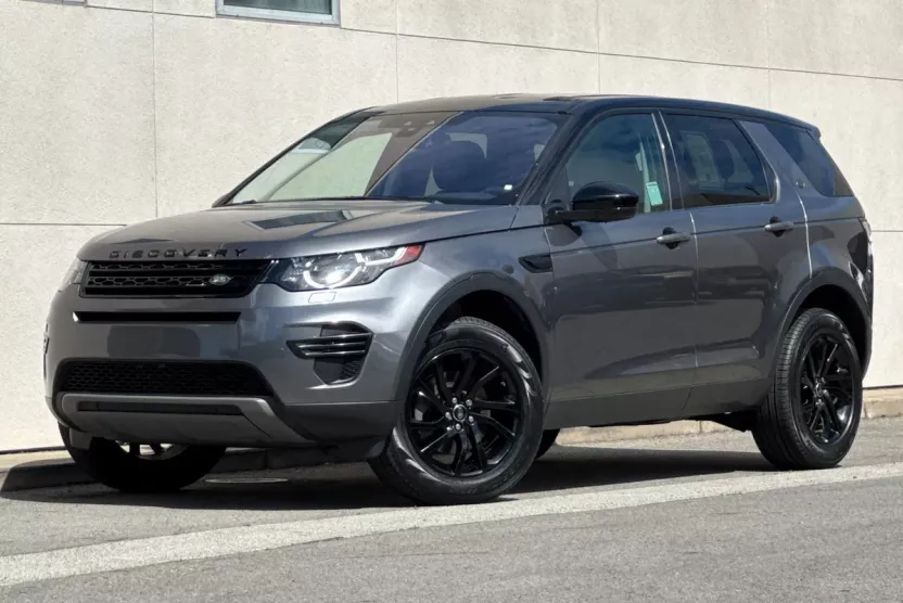 2018 Land Rover Discovery Sport SE photo 1