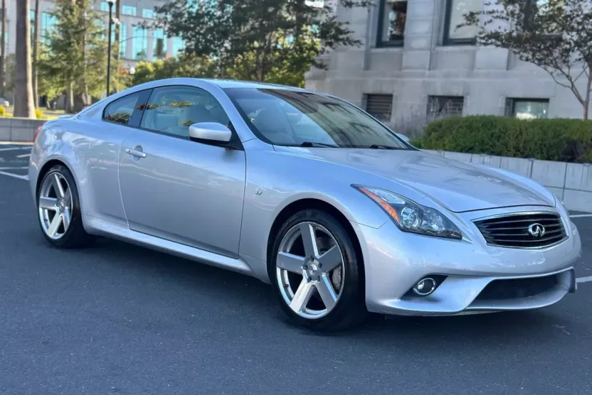 2015 Infiniti Q60 Journey Coupe photo 1