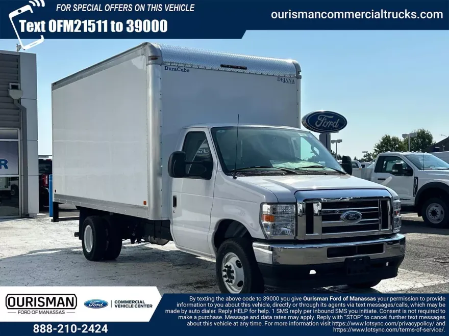 2024 Ford E-450 Cutaway photo 1