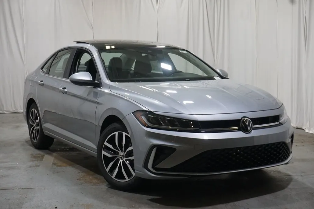 2025 Volkswagen Jetta 1.5T SE photo 1