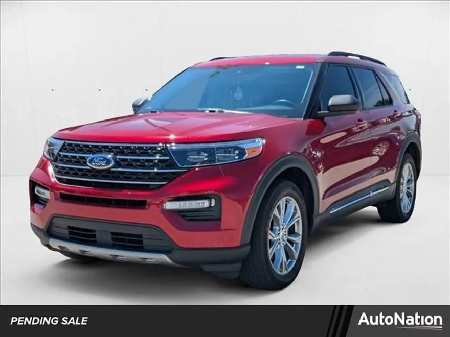 2021 Ford Explorer XLT photo 1