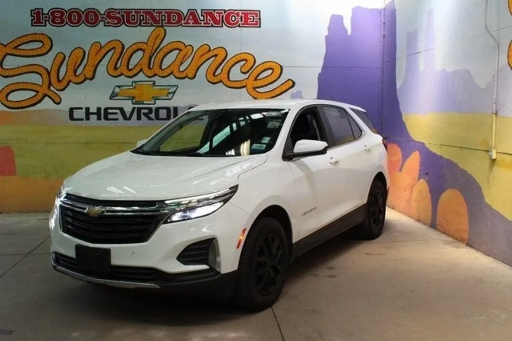 2022 Chevrolet Equinox LT photo 1