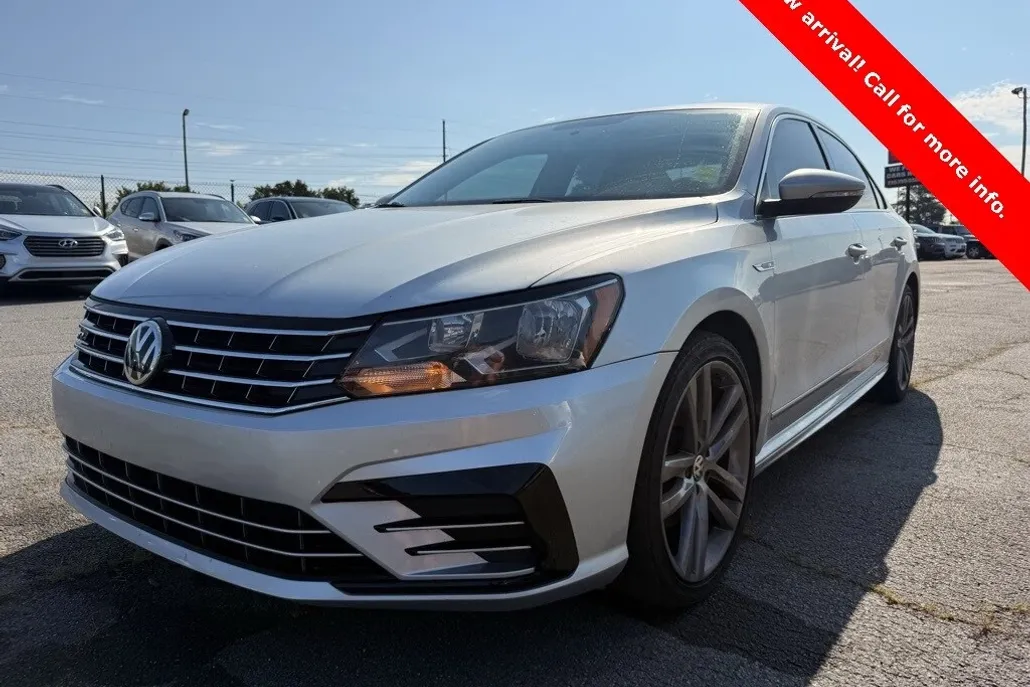 2018 Volkswagen Passat 2.0T SE photo 1