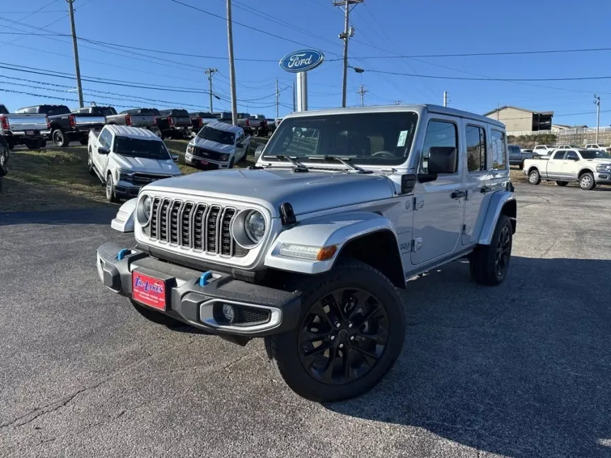 2024 Jeep Wrangler Sahara 4xe photo 1