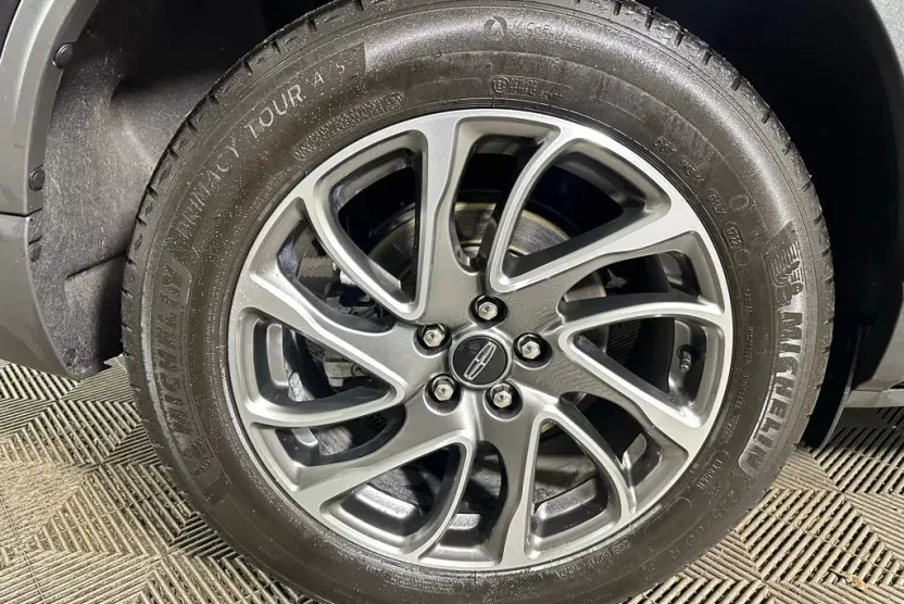 2022 Lincoln Corsair Standard photo 1