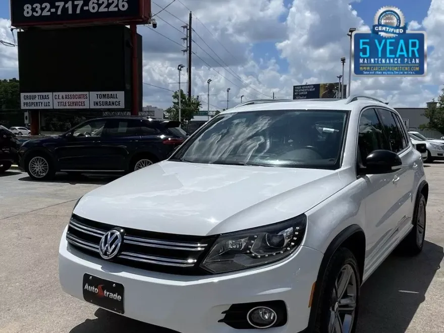 2017 Volkswagen Tiguan Sport photo 1