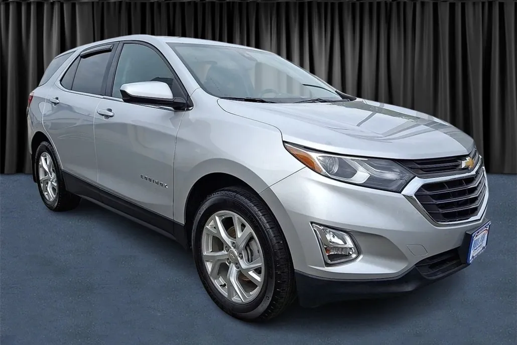 2020 Chevrolet Equinox LT photo 1