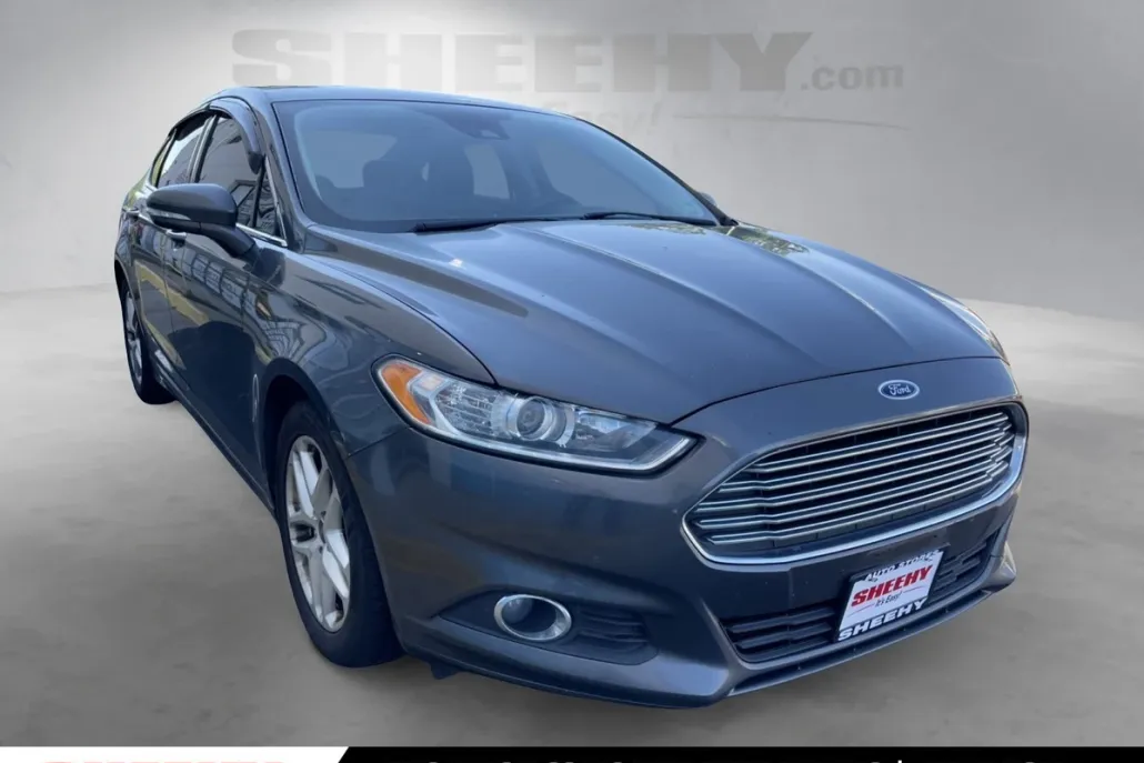 2015 Ford Fusion SE photo 1
