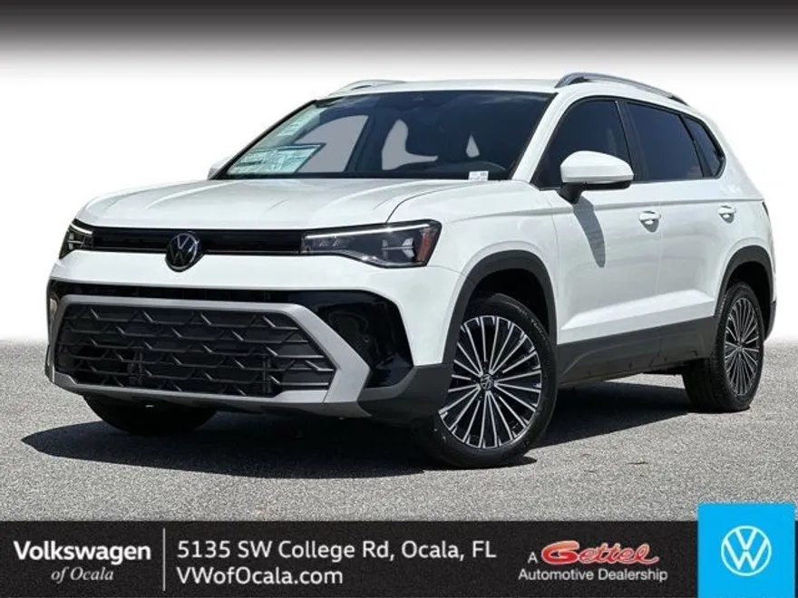 2025 Volkswagen Taos SE photo 1