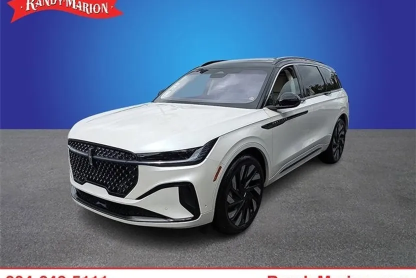2024 Lincoln Nautilus Black Label photo 1