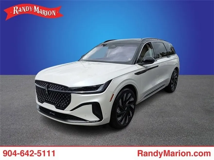 2024 Lincoln Nautilus Black Label photo 1