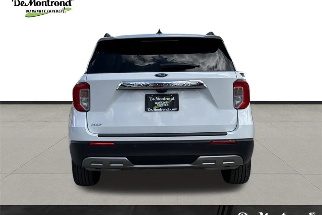 2024 Ford Explorer XLT photo 1