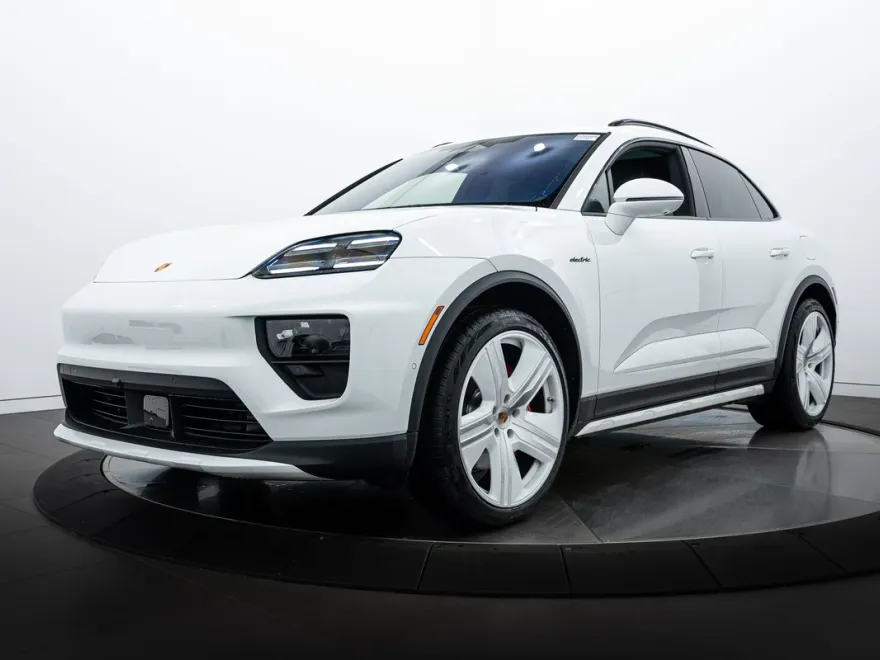 2025 Porsche Macan Electric photo 1