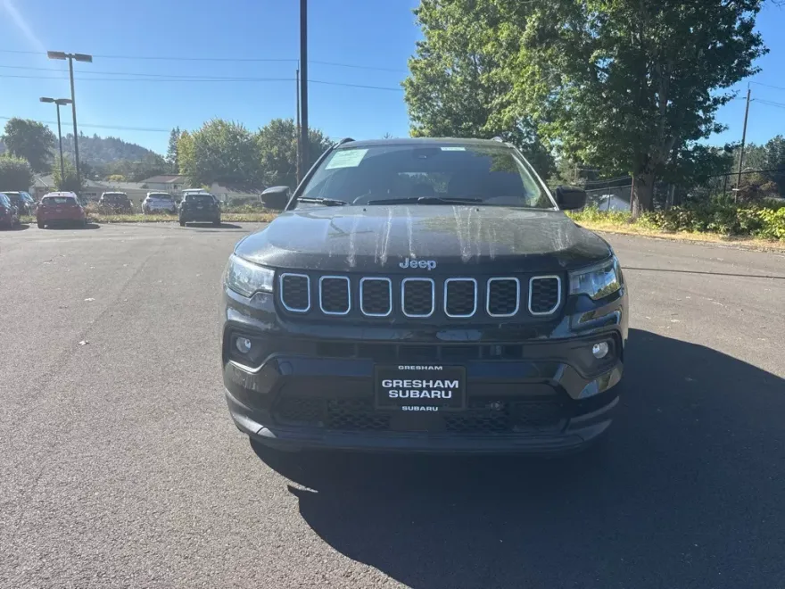 2024 Jeep Compass Latitude photo 1