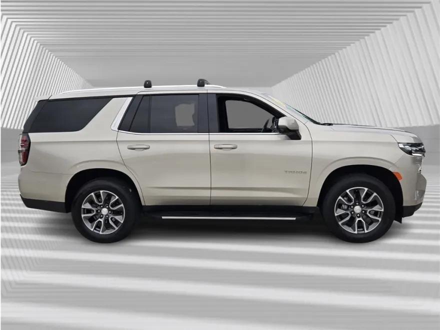2022 Chevrolet Tahoe LT photo 1