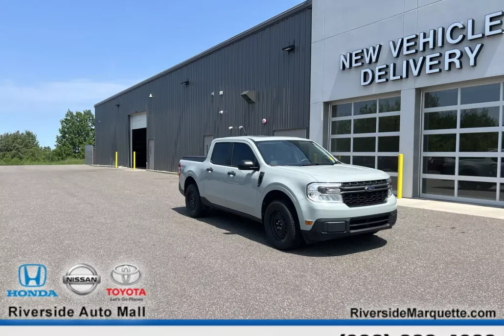 2022 Ford Maverick XLT photo 1