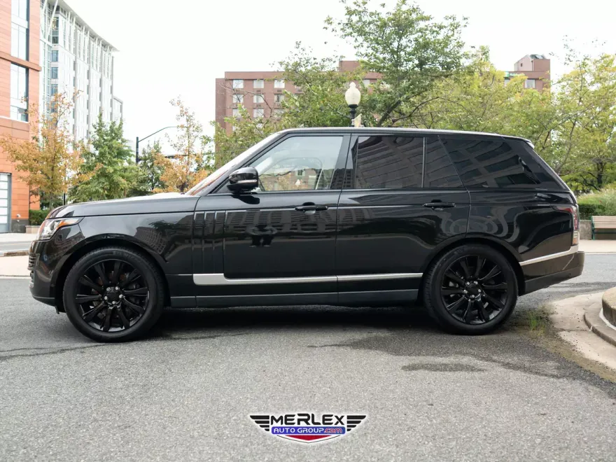 2017 Land Rover Range Rover SuperCharged photo 1