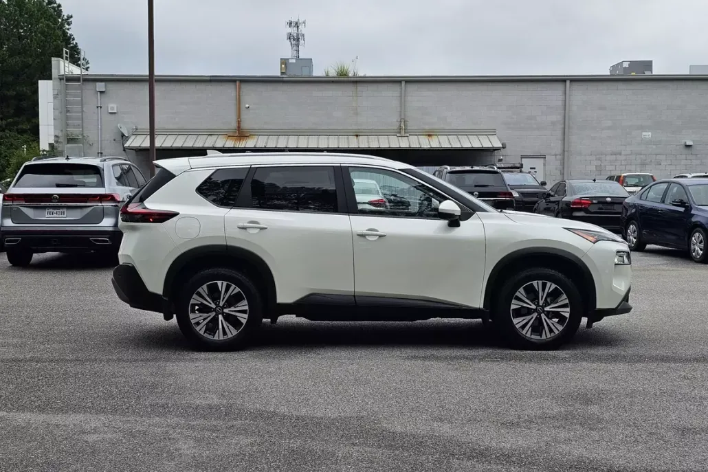 2023 Nissan Rogue SV photo 1