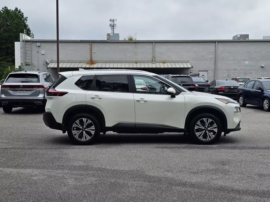 2023 Nissan Rogue SV photo 1
