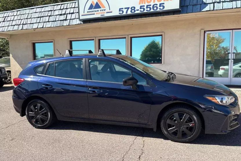 2019 Subaru Impreza 2.0i photo 1