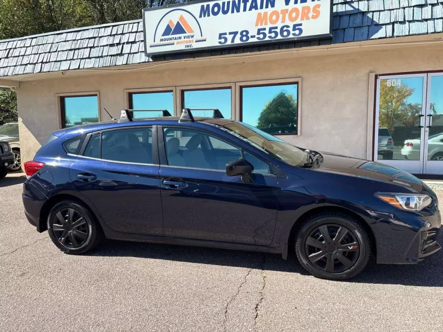 2019 Subaru Impreza 2.0i photo 1