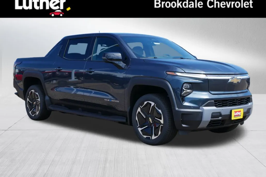 2026 Chevrolet Silverado EV LT photo 1