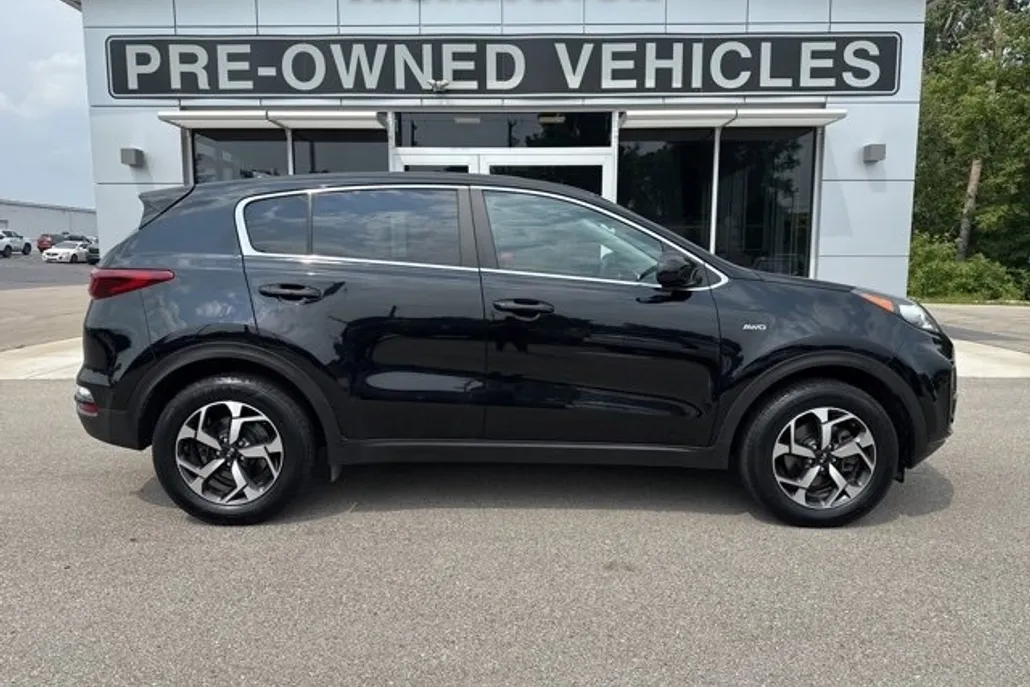 2022 Kia Sportage LX photo 1