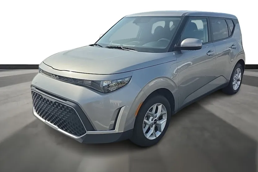 2023 Kia Soul LX photo 1