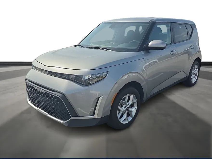 2023 Kia Soul LX photo 1
