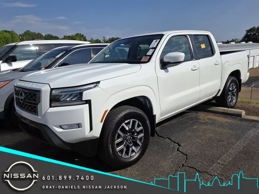 2024 Nissan Frontier SL photo 1