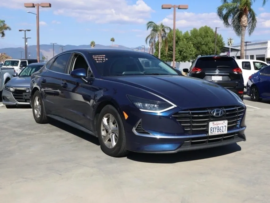 2022 Hyundai Sonata SE photo 1