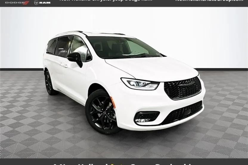 2026 Chrysler Pacifica Limited photo 1