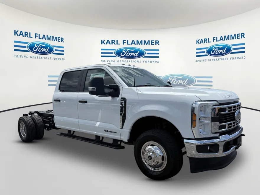 2025 Ford F-350 XL photo 1
