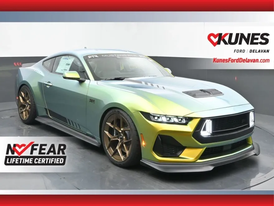 2025 Ford Mustang GT photo 1
