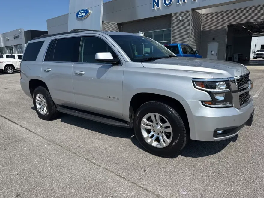 2019 Chevrolet Tahoe LT photo 1