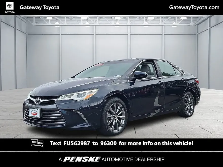 2015 Toyota Camry XSE V6 photo 1