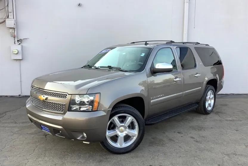 2013 Chevrolet Suburban LTZ 1500 photo 1