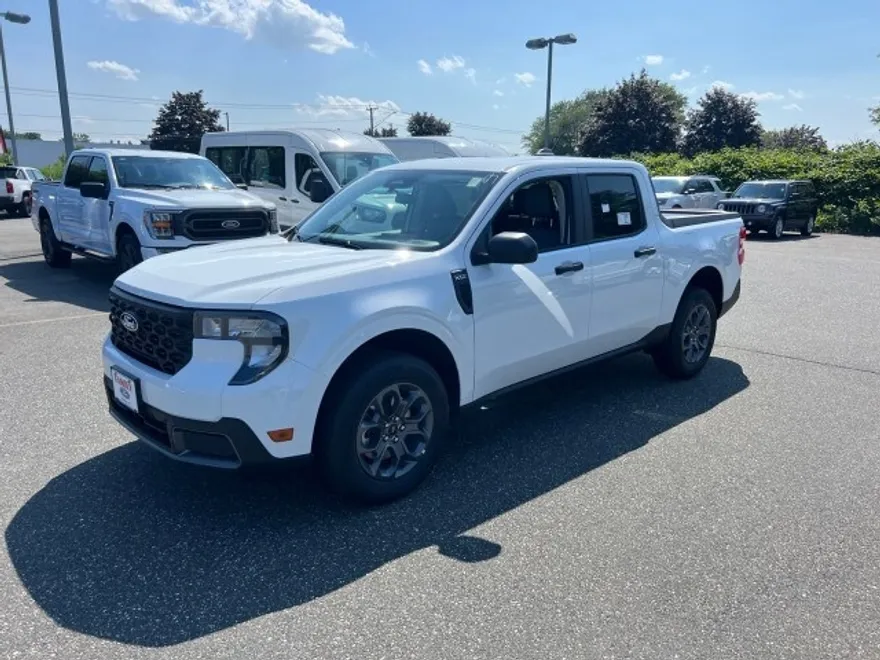 2025 Ford Maverick XLT photo 1