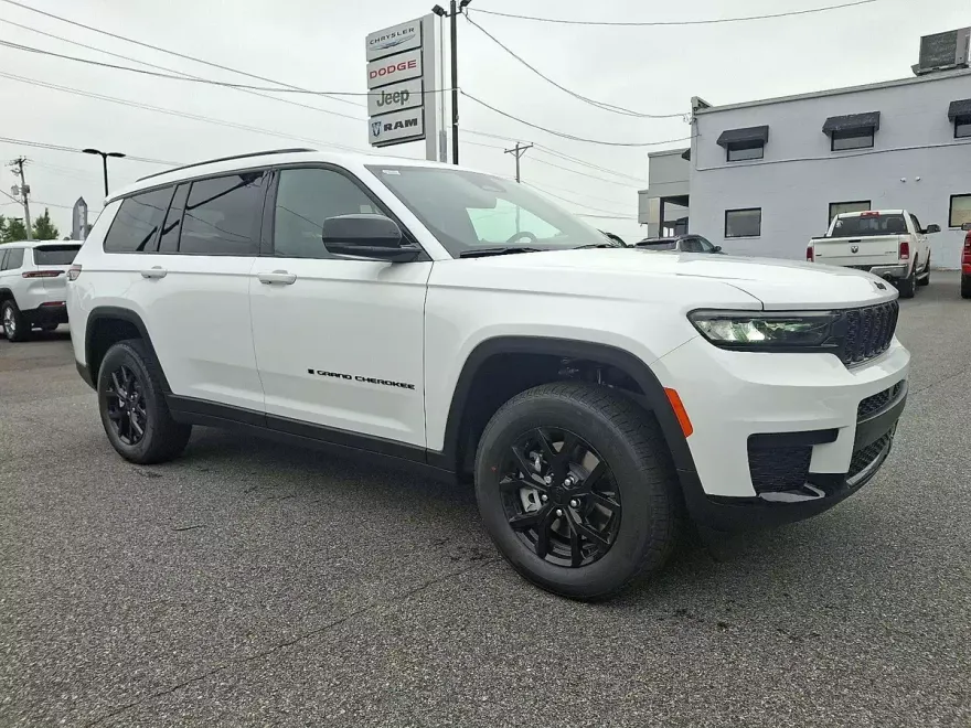 2025 Jeep Grand Cherokee Altitude X photo 1